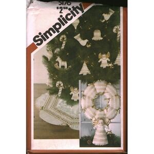 Simplicity 5176 Quilted Christmas Ornaments Wreath Tree Skirt Sewing Pattern
